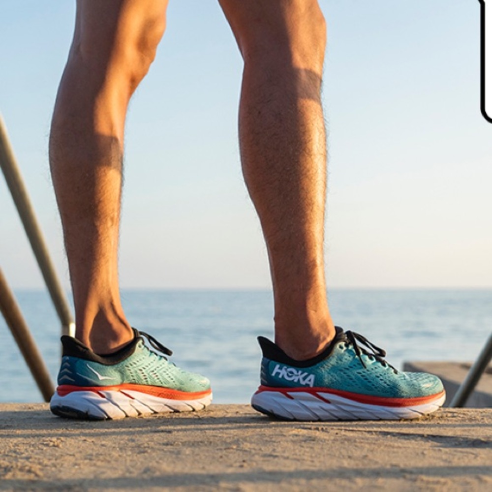 HOKA ONE ONE Clifton 8 Men’s Sneaker